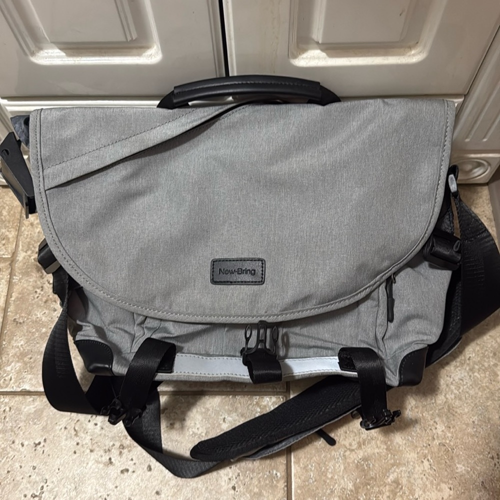 Now-Bring Gray Messenger Bag